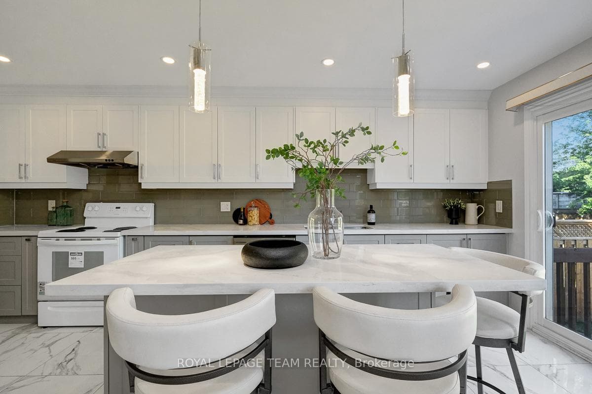 91 Dossetter Way photo 18