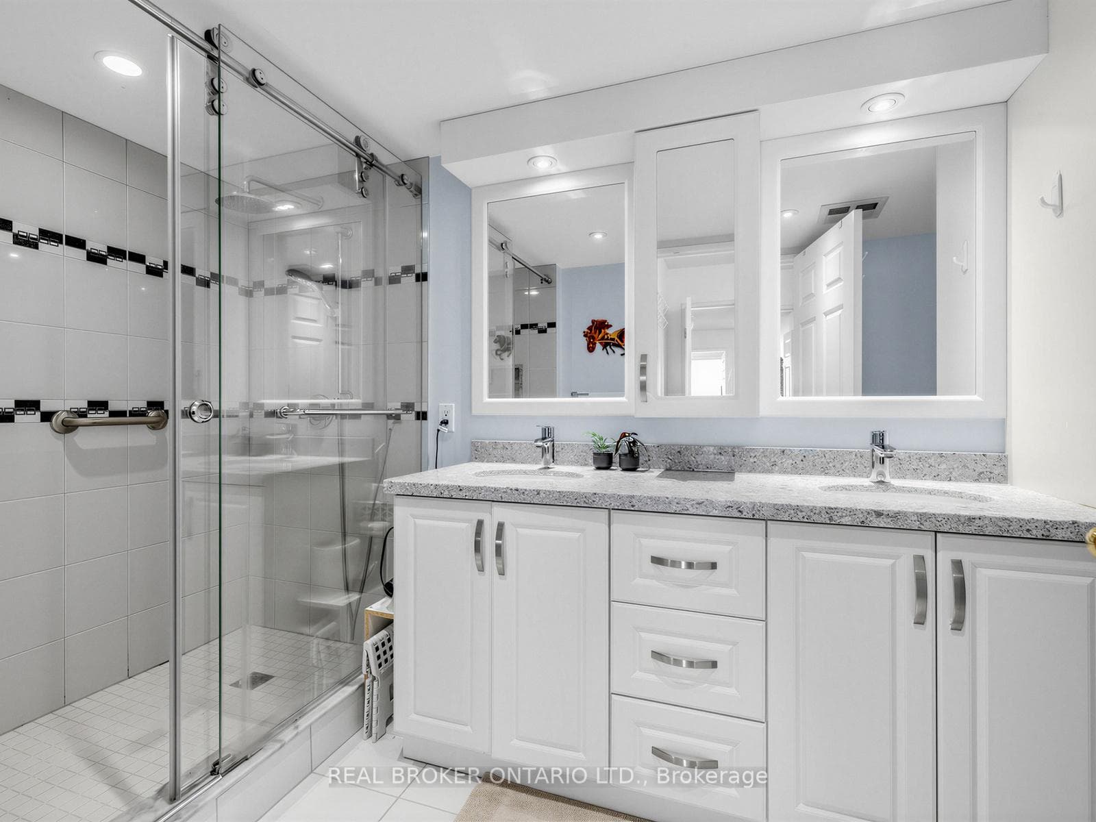 Primary Ensuite Bath