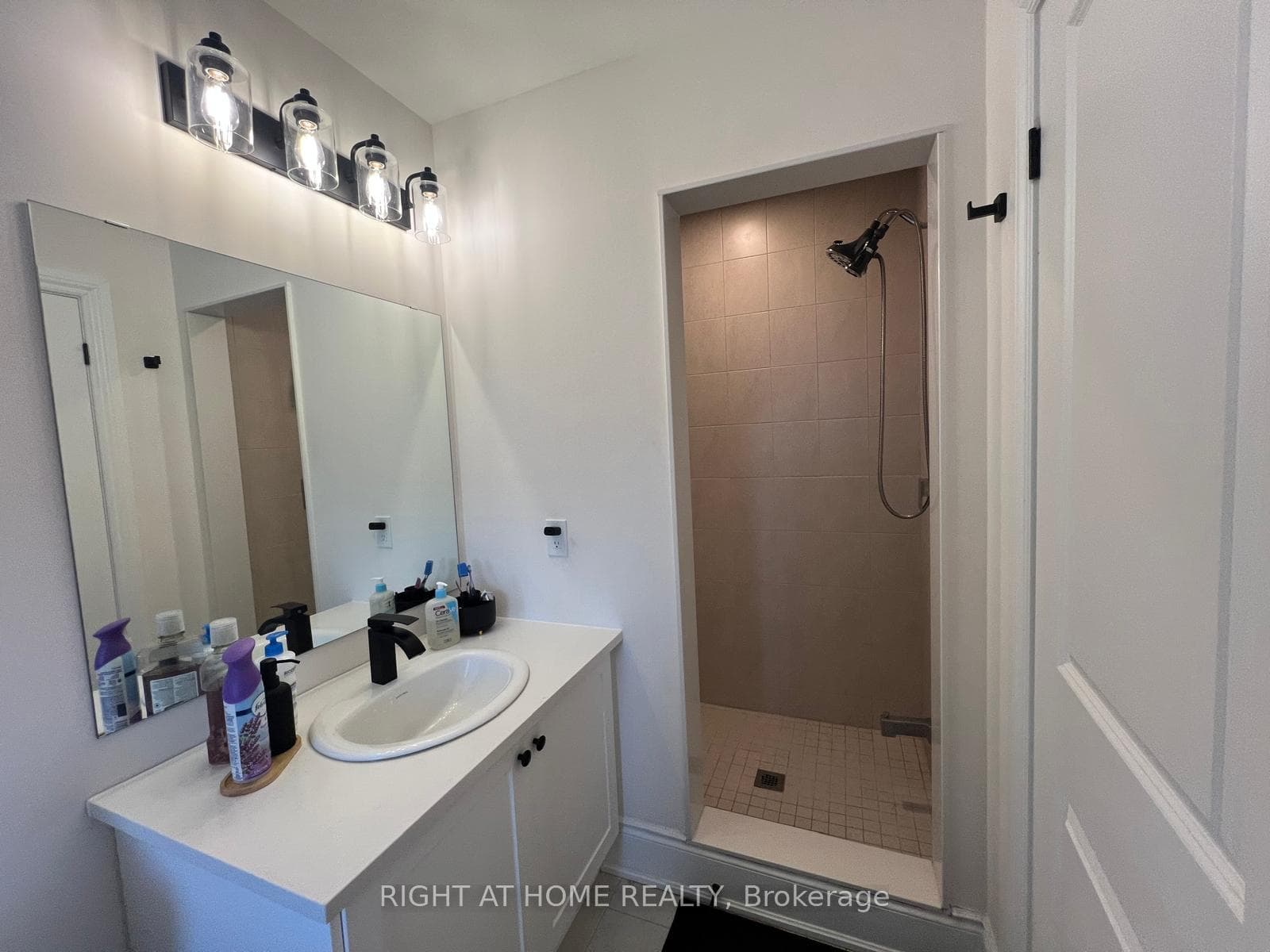 111 Bavin Street photo 28