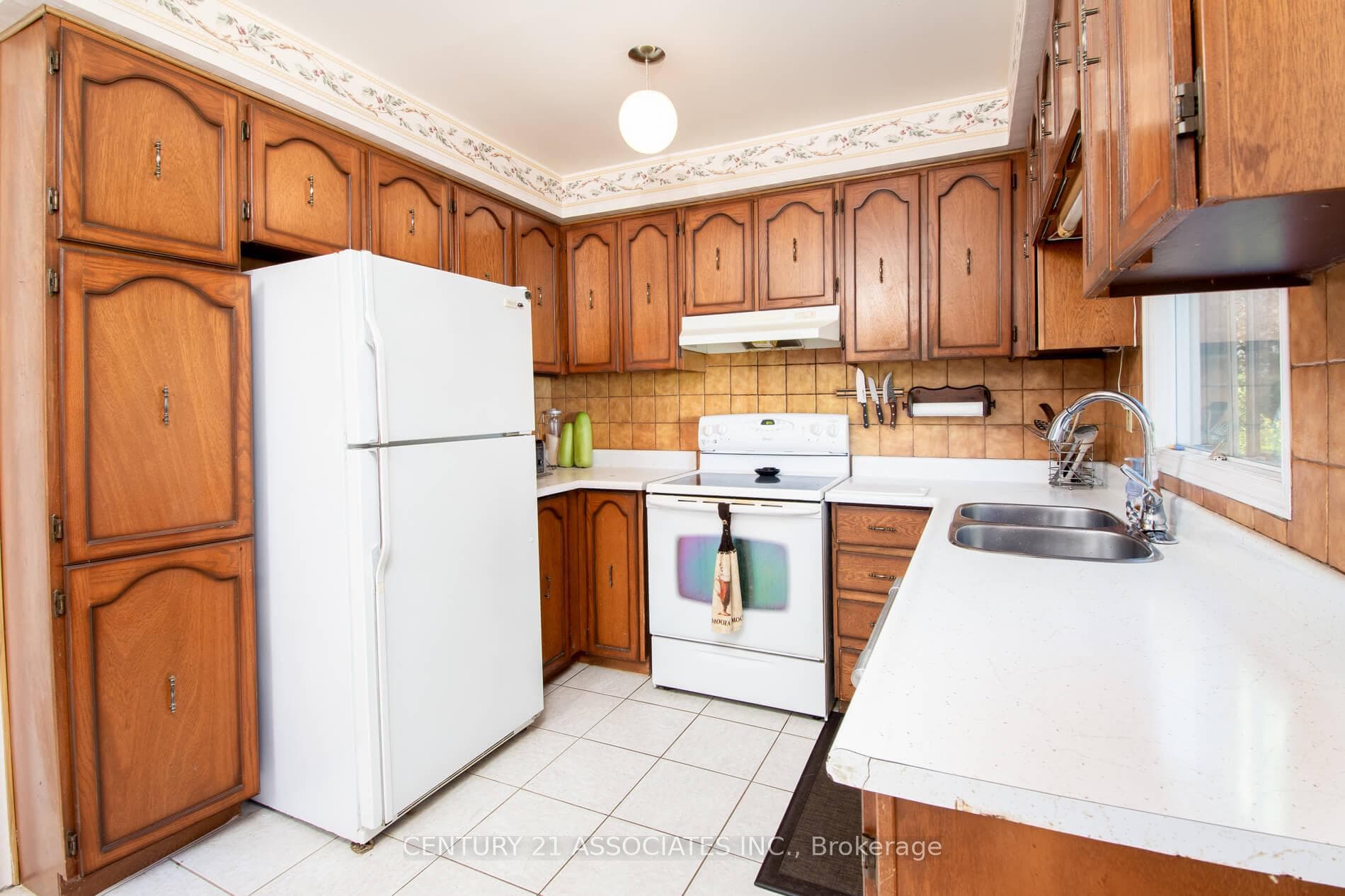 120 Elgin Drive photo 11