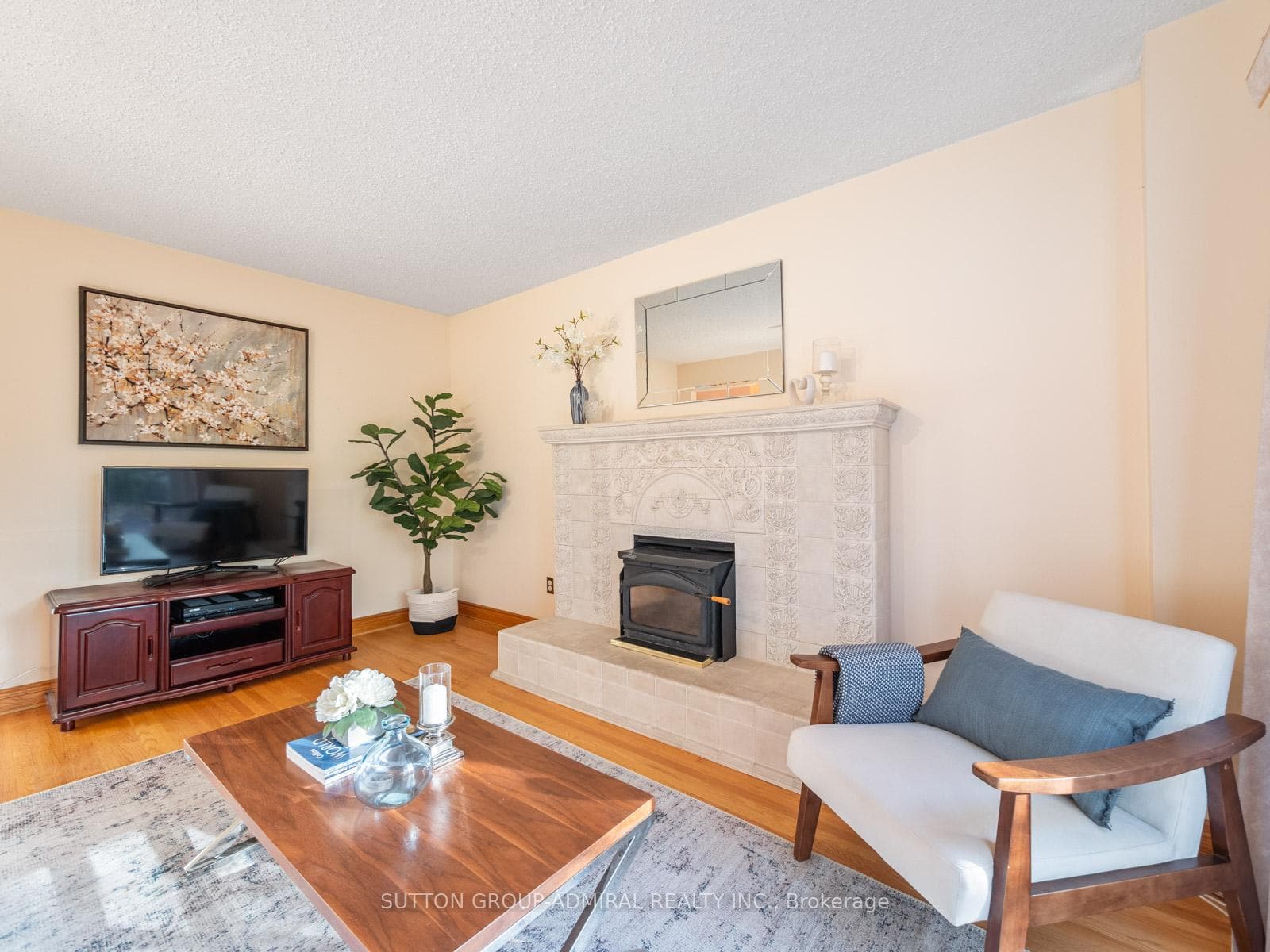 51 Houseman Crescent photo 14