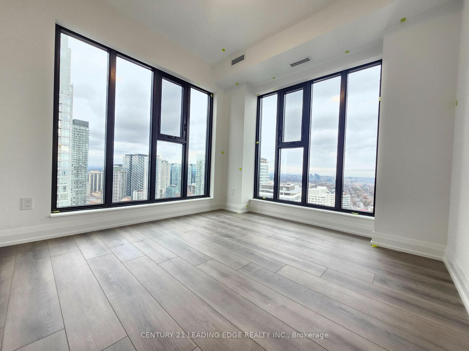 20 Soudan Avenue Unit 3302 photo 13