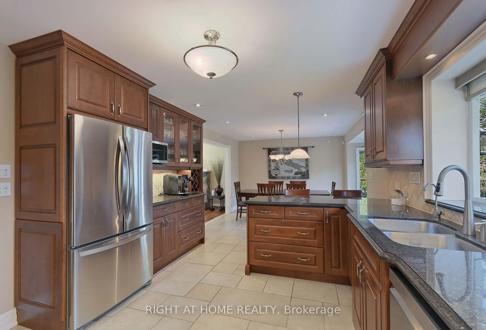 2400 King Vaughan Road photo 17