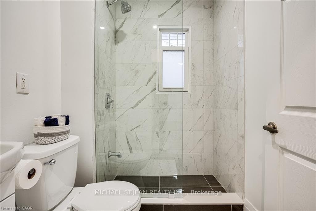 24 Vansitmart Avenue photo 20