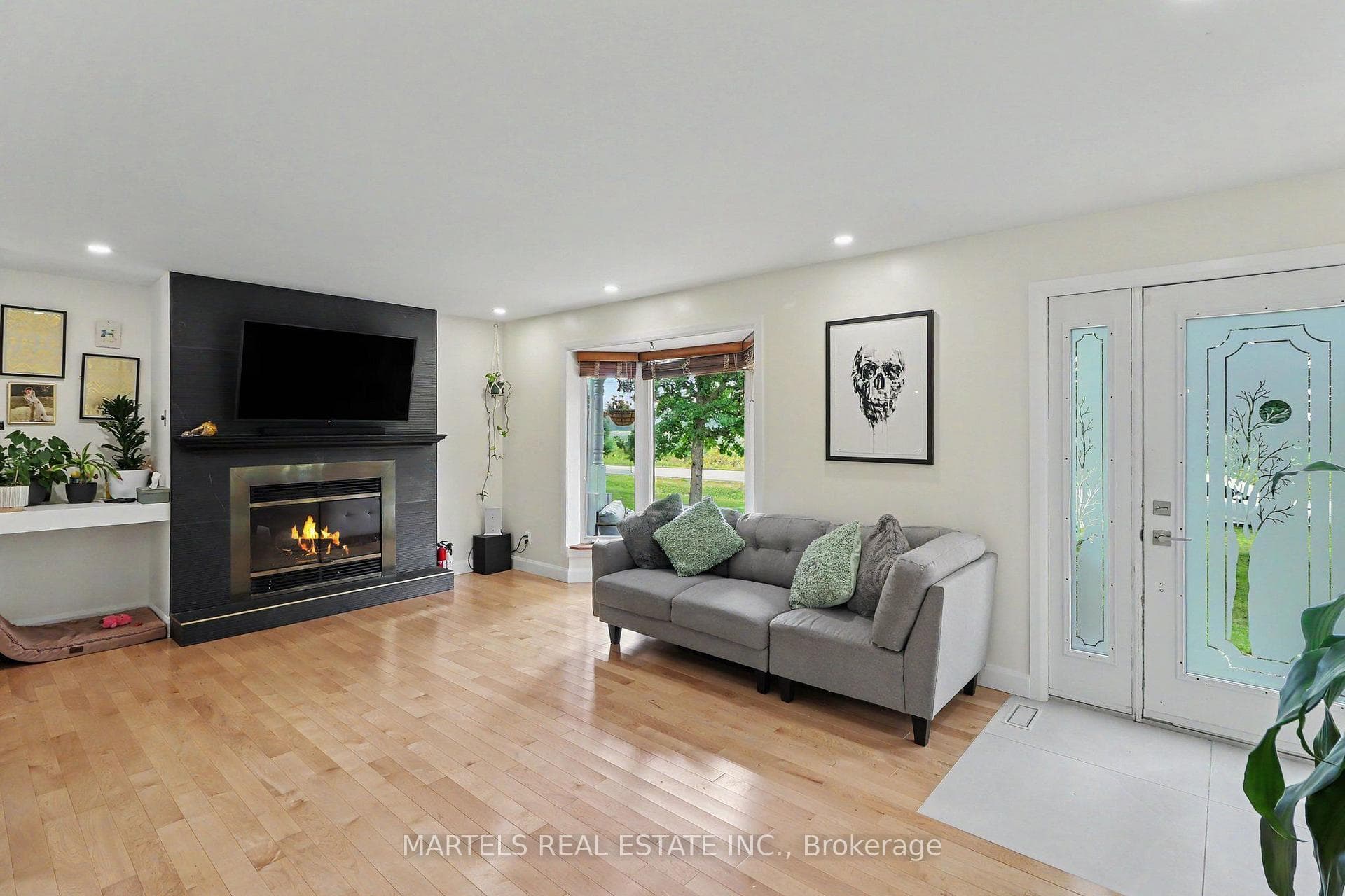880 Concession Street photo 4