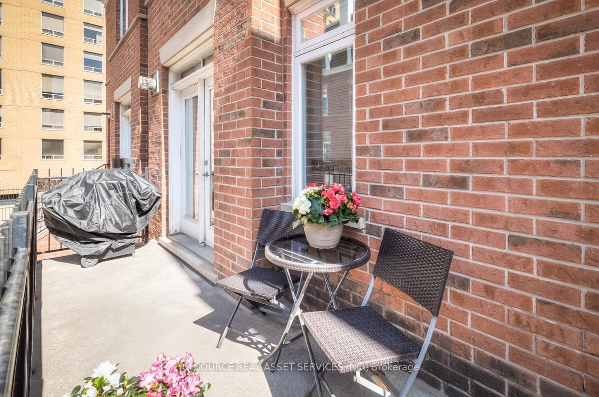 106 Redpath Avenue Unit 18 photo 4
