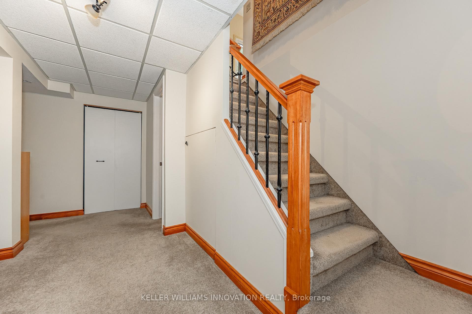 82 Strathcona Crescent photo 24