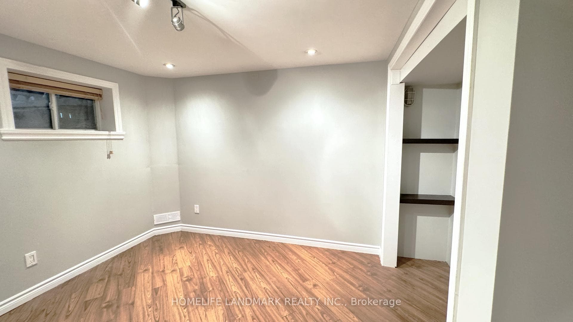 7 Talisman Crescent photo 16