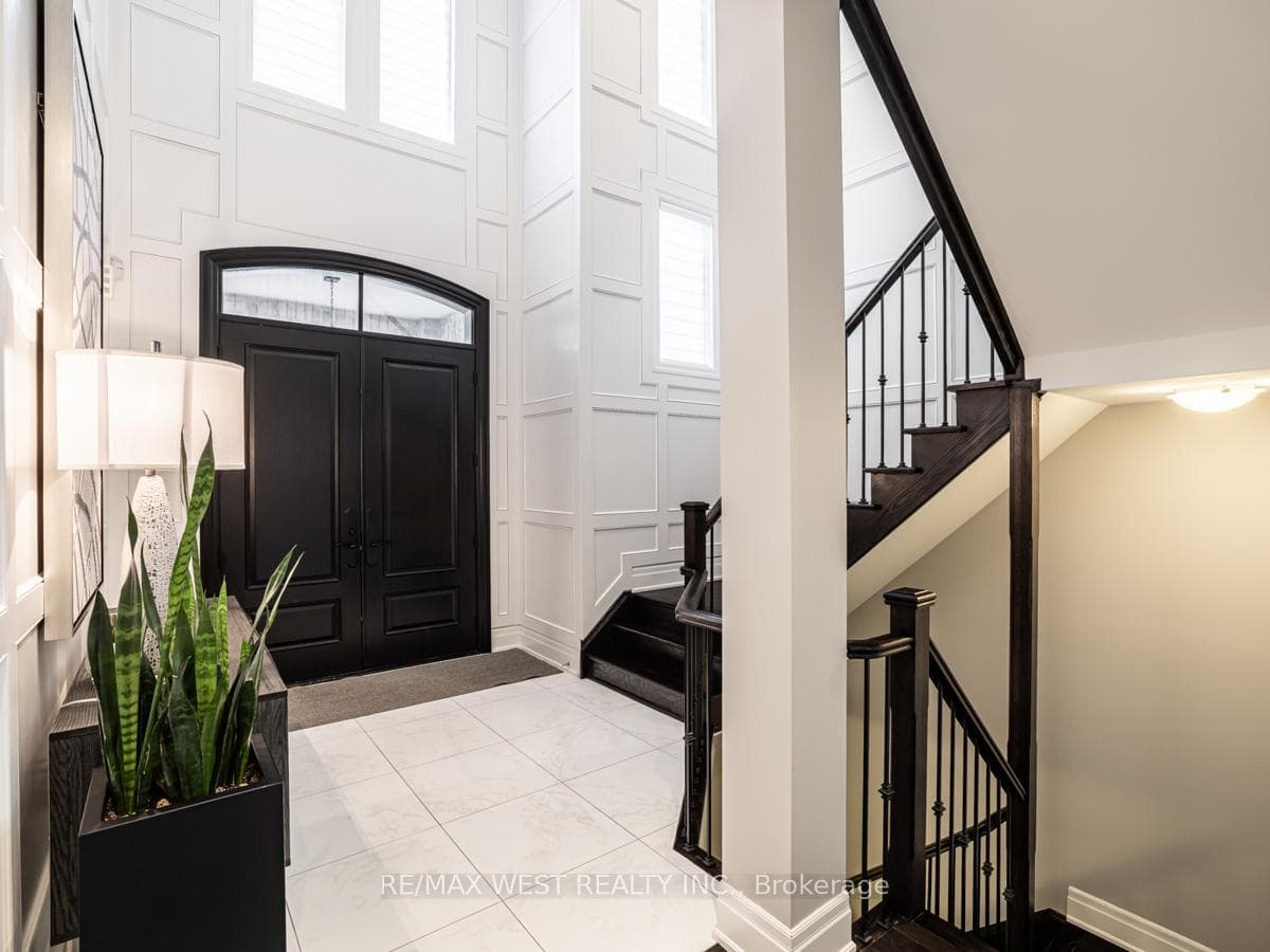 54 Hogan Court photo 3