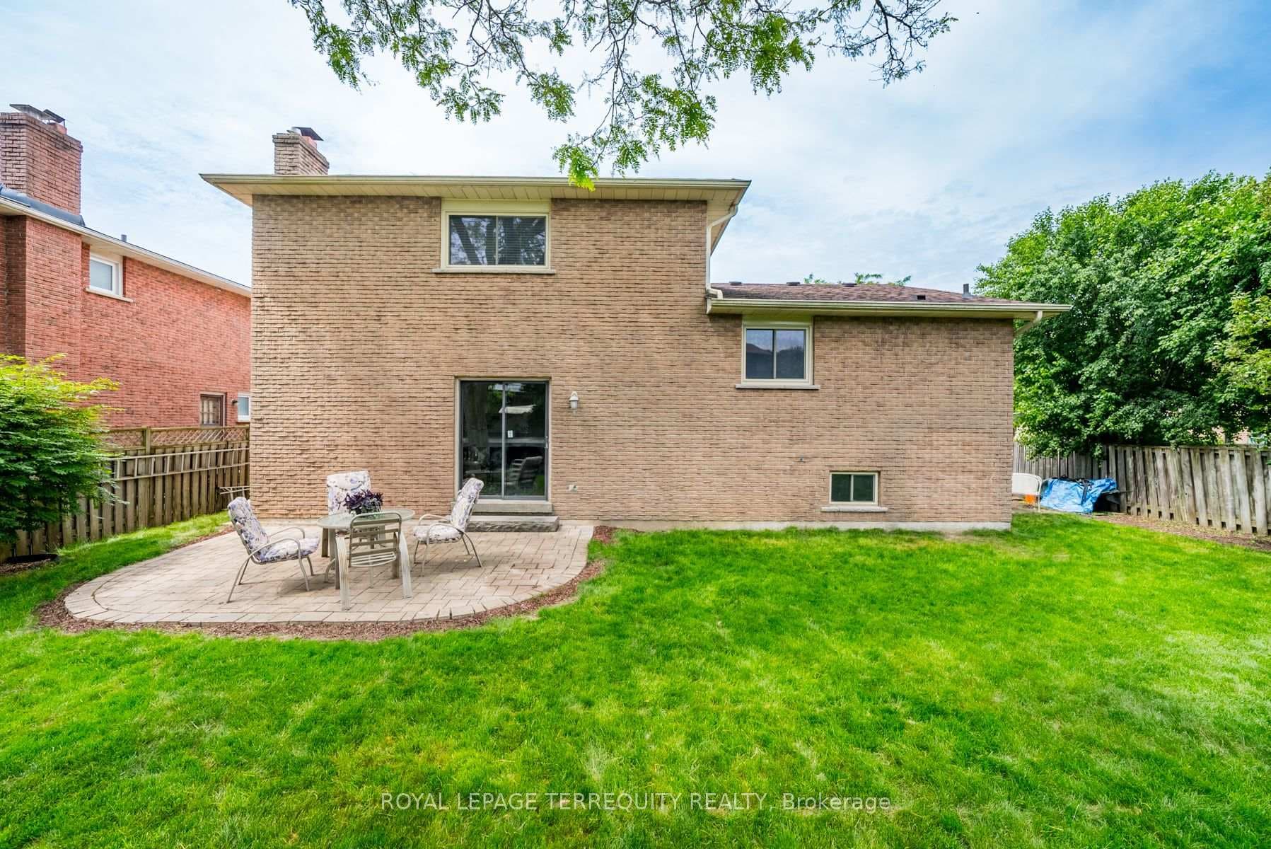 181 Hazelwood Drive photo 32