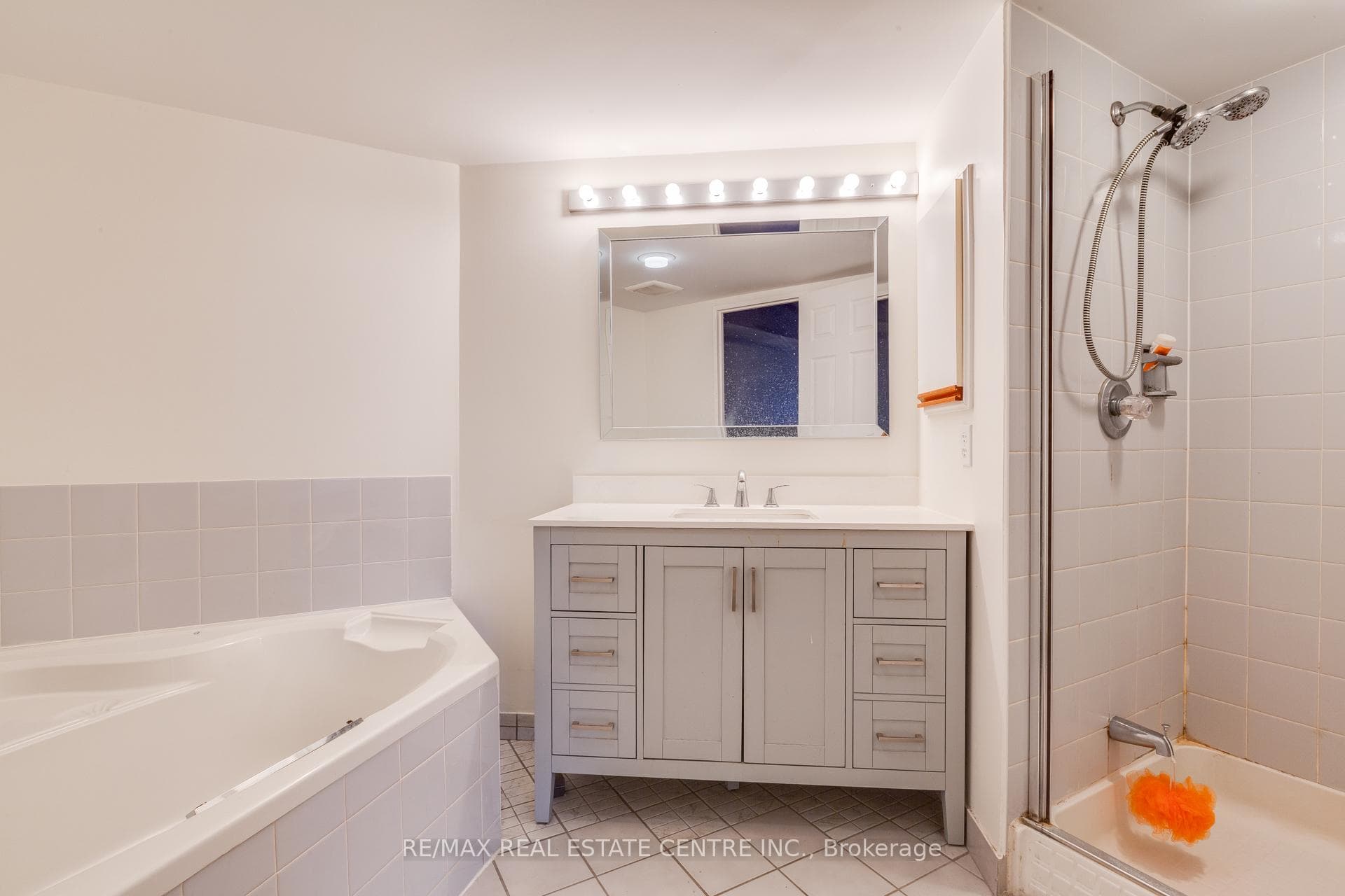 3233 Eglinton Avenue Unit 407 photo 21