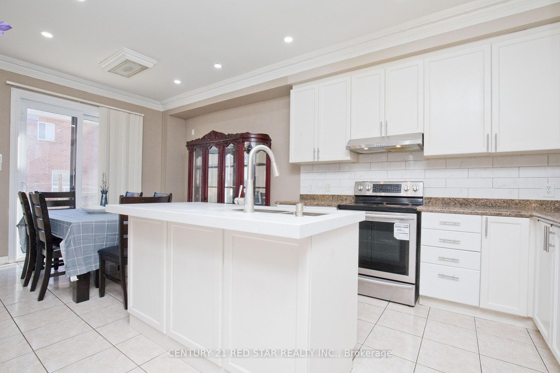 3 Okanagan Drive photo 17