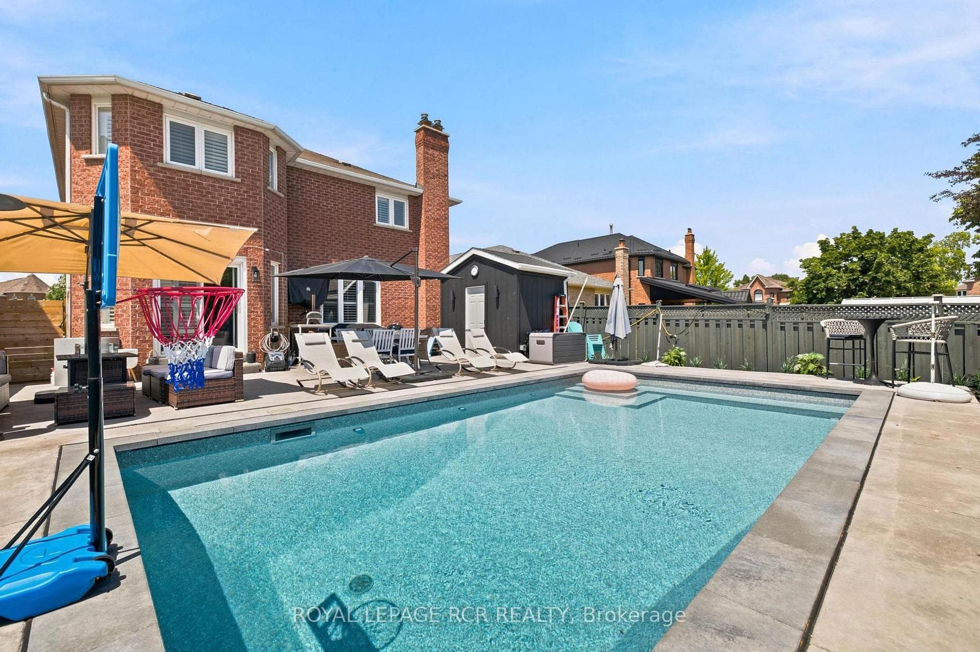 194 Andy Crescent photo 36