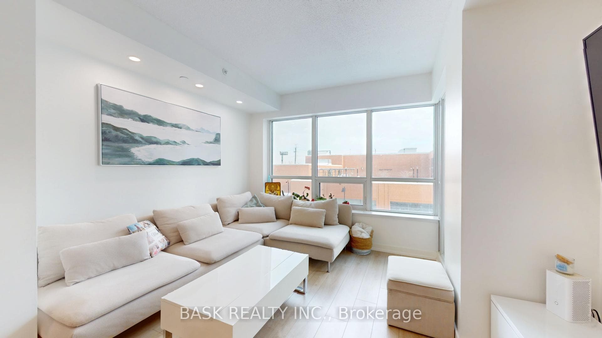 2220 Lake Shore Boulevard Unit 406 photo 6
