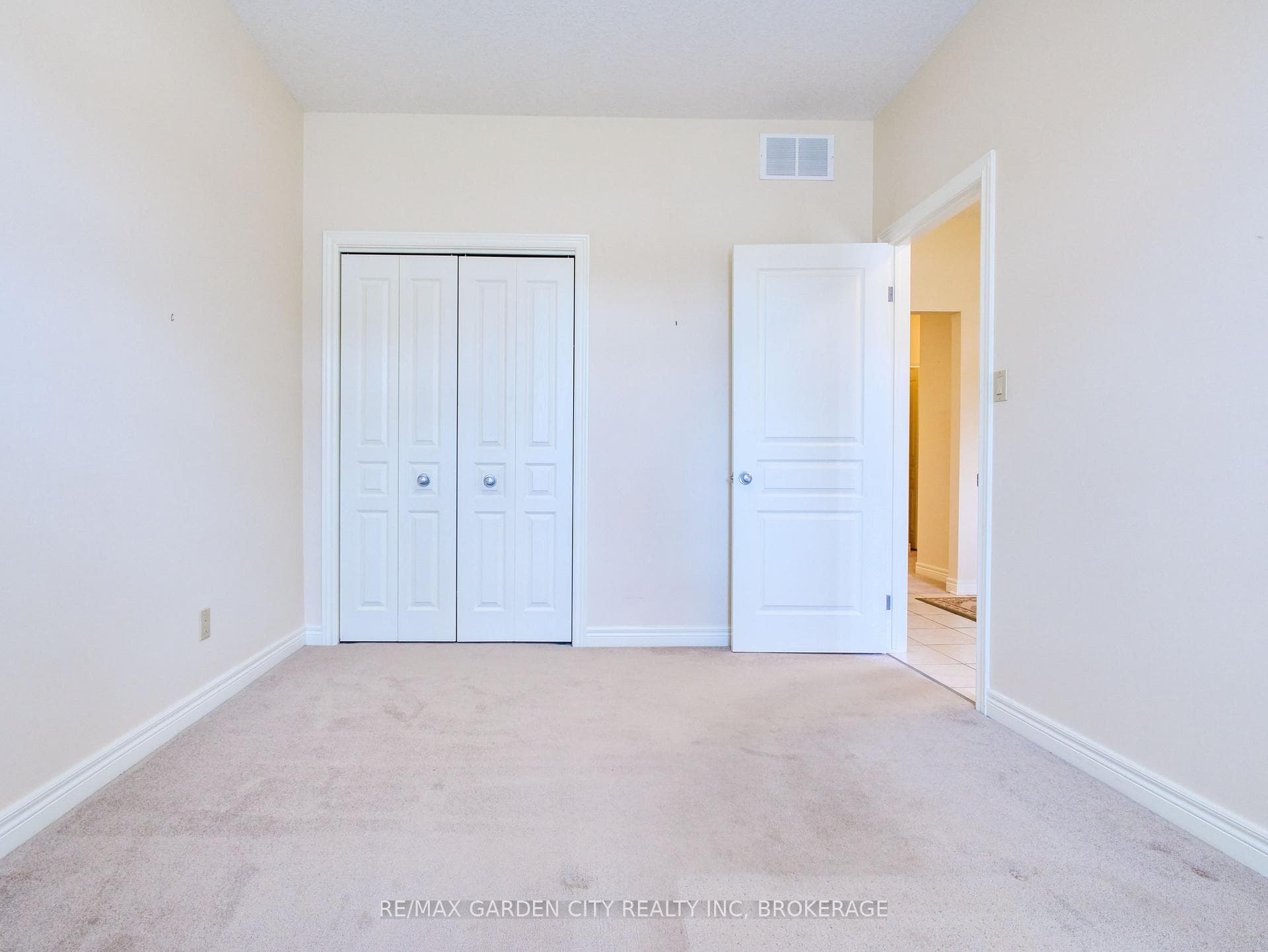 39 Vintners Lane photo 29