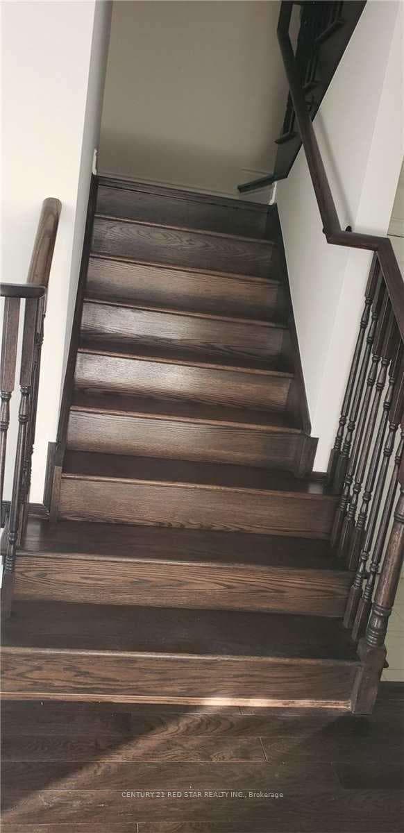35 Bradley Avenue photo 3