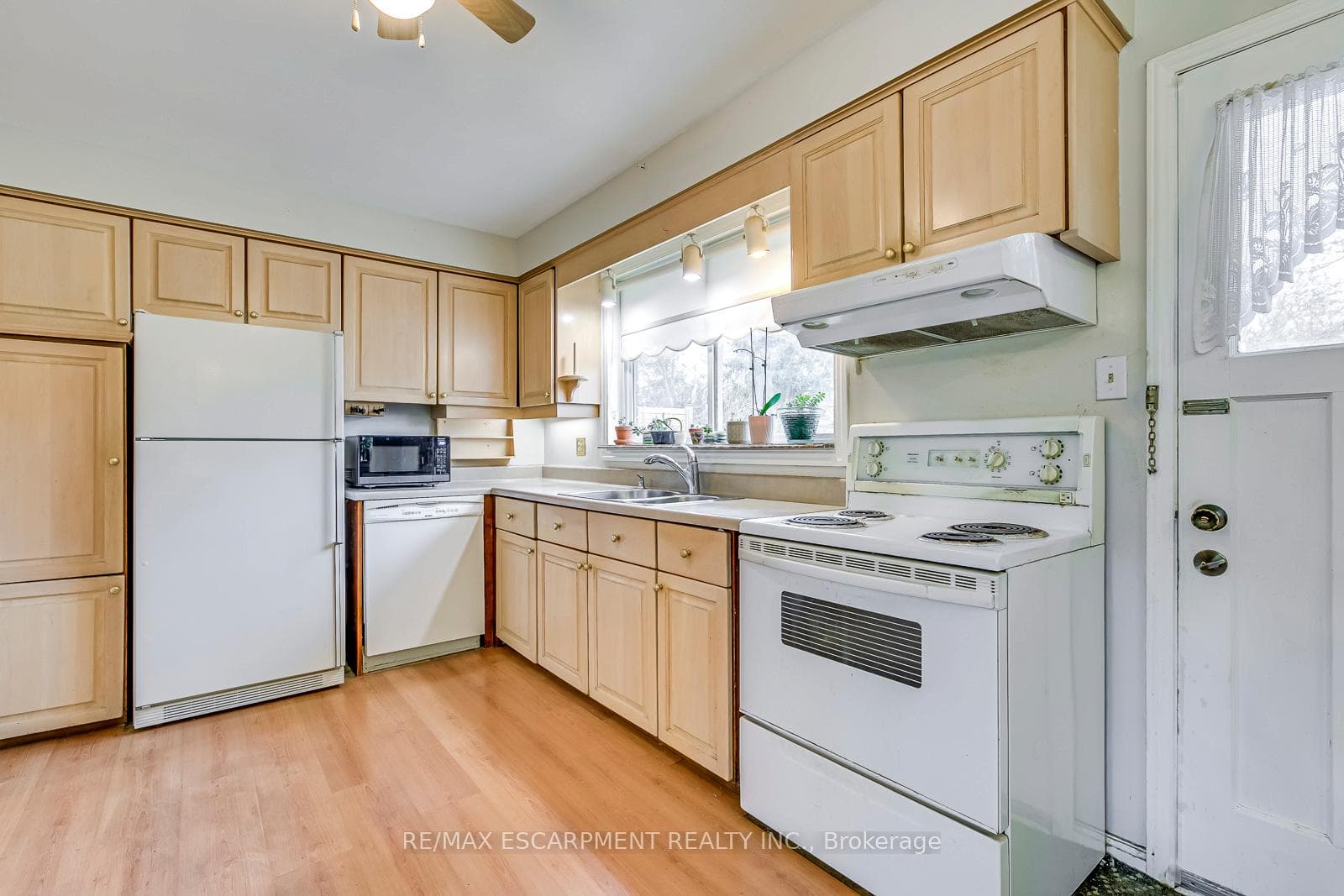 622 Ronald Drive photo 10