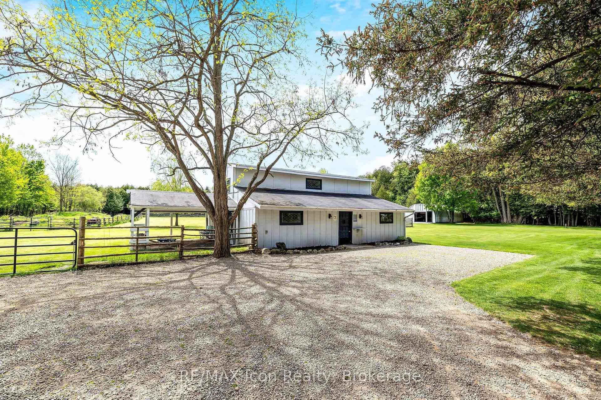 5-stall horse barn