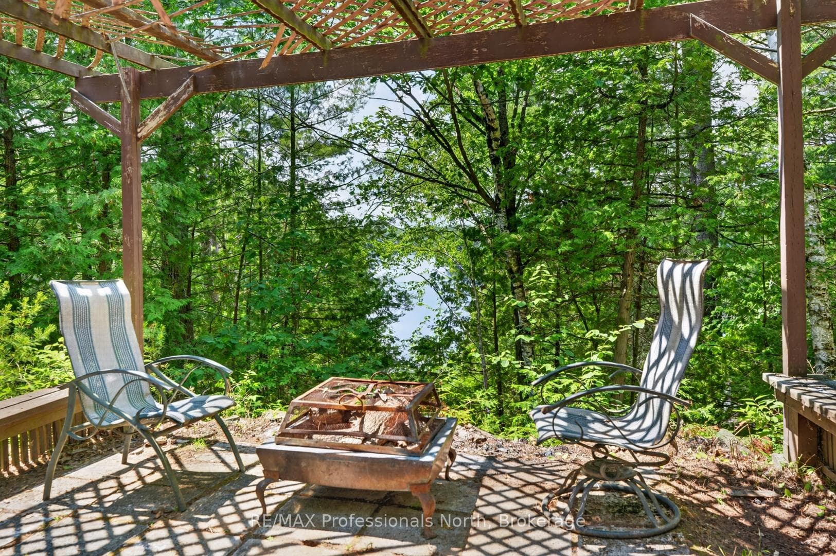 1032 Gazebo Lane photo 4