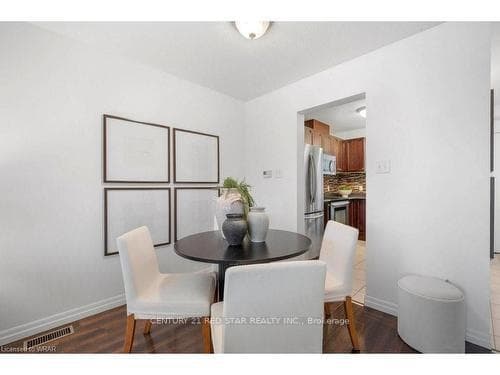 10 Foxglove Crescent Unit 12 photo 14