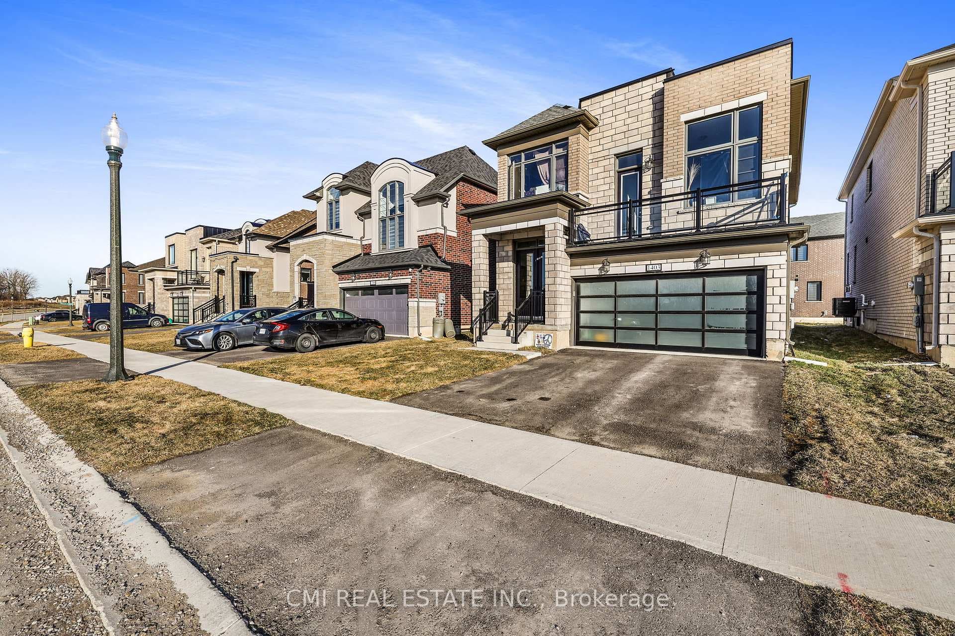 1403 Upper Thames Drive photo 4