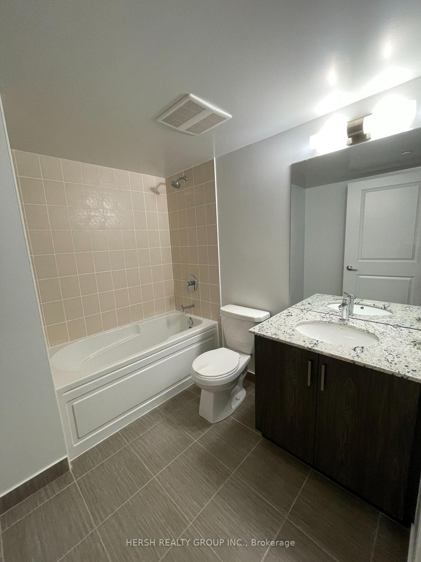 20 Meadowglen Place Unit 730 photo 5