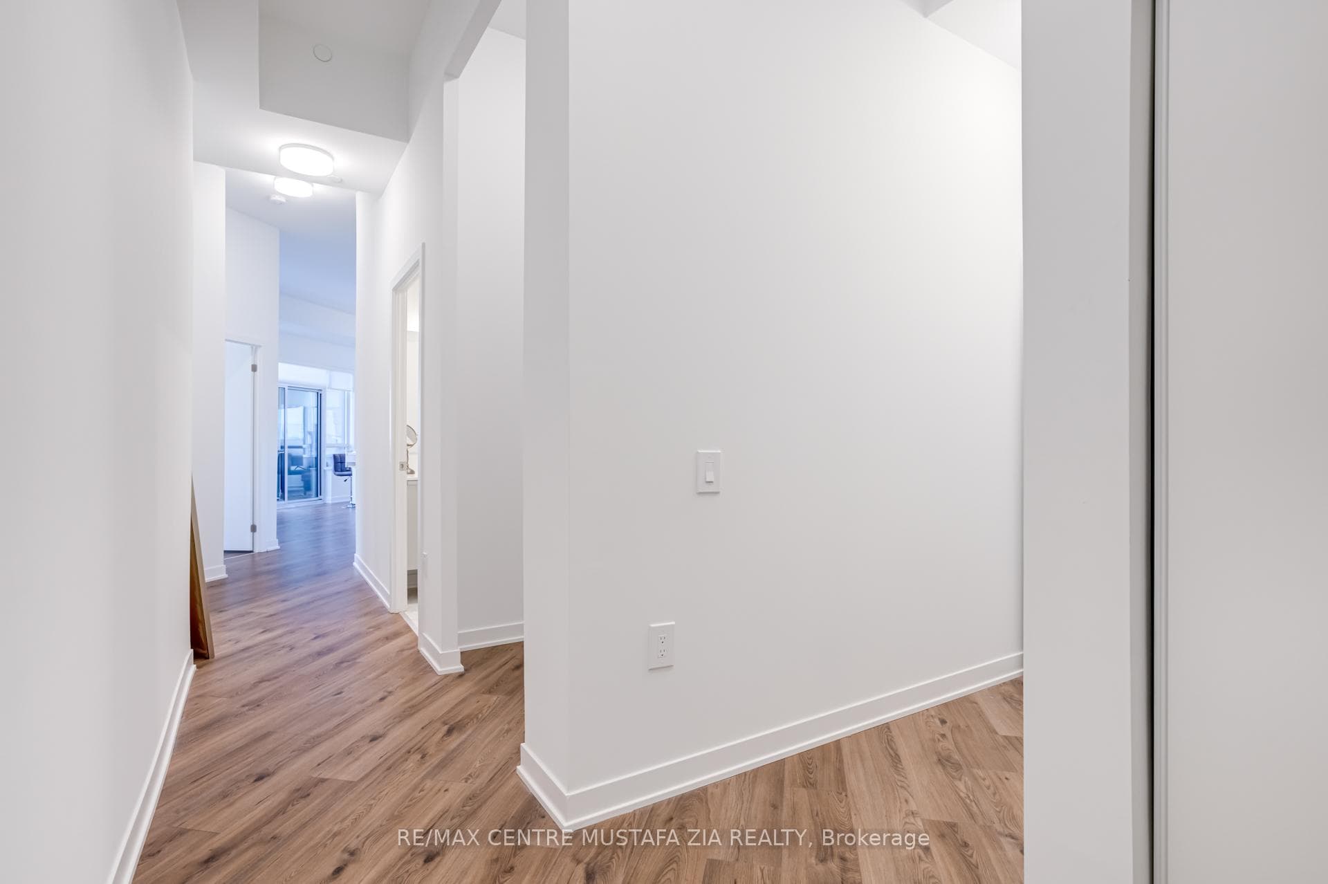 395 Dundas Street Unit 217 photo 8