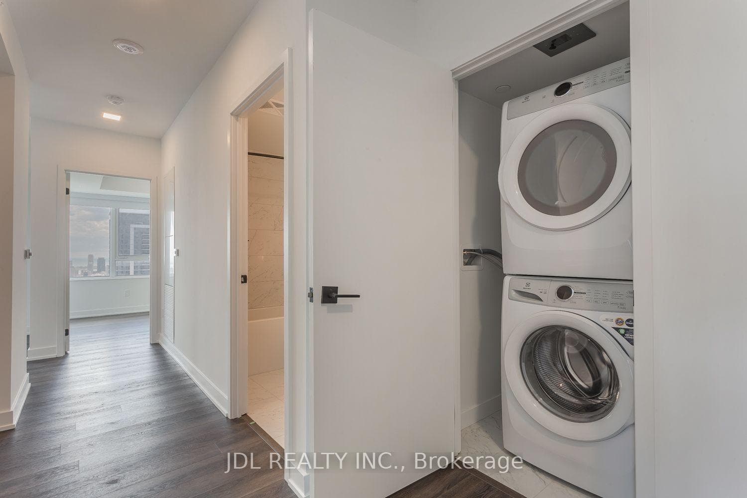 609 Sherbourne Street Unit 3709 photo 17
