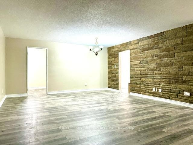 180 Markham Road Unit 307 photo 17