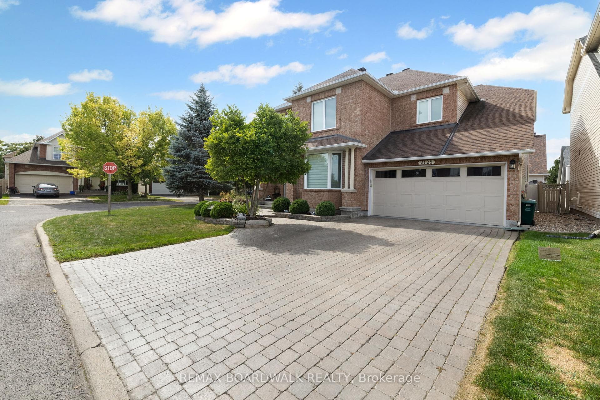 2128 Rexton Street photo 4