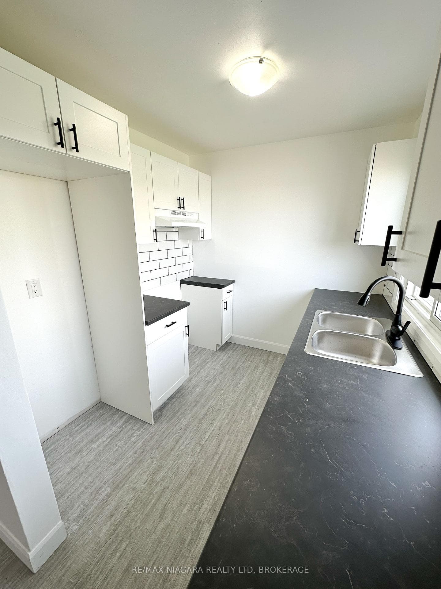 71 Hagey Avenue Unit 1 photo 5