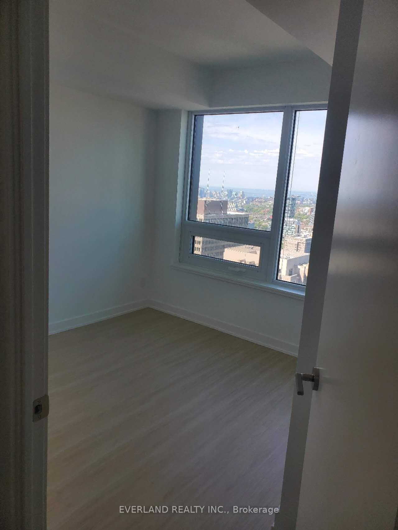 8 Wellesley Street Unit 4501 photo 5