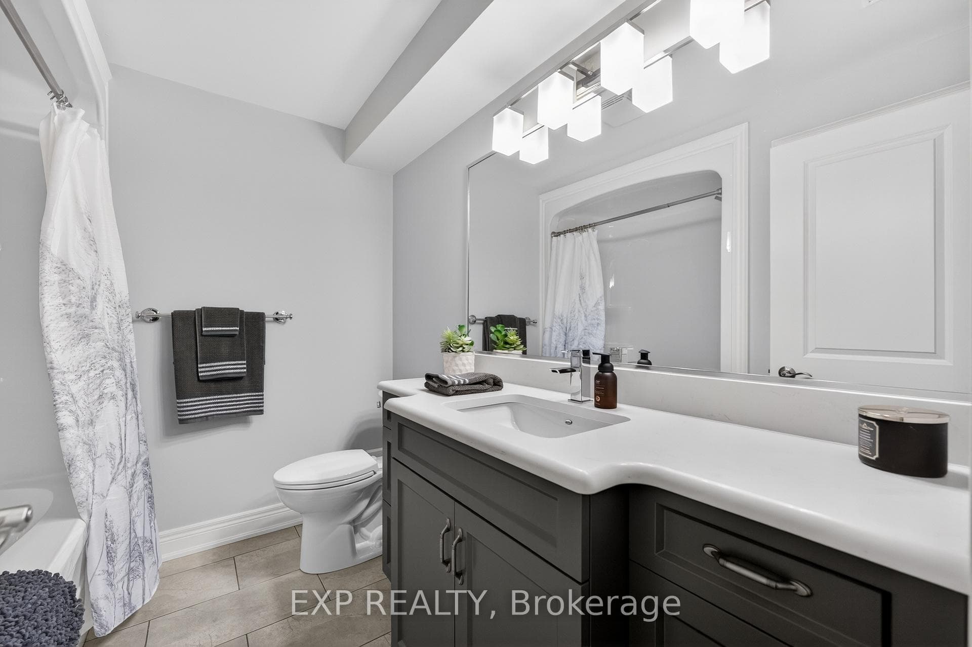 8736 Angie Drive photo 32