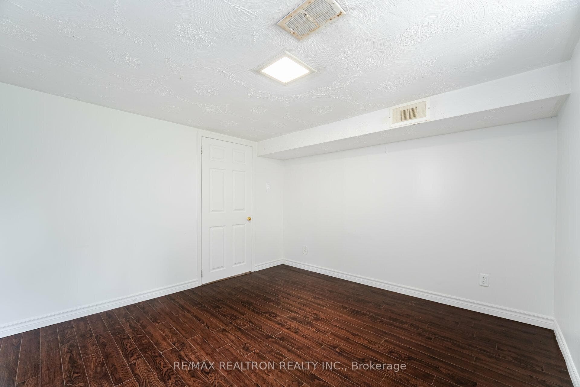 726 Brimorton Drive photo 35