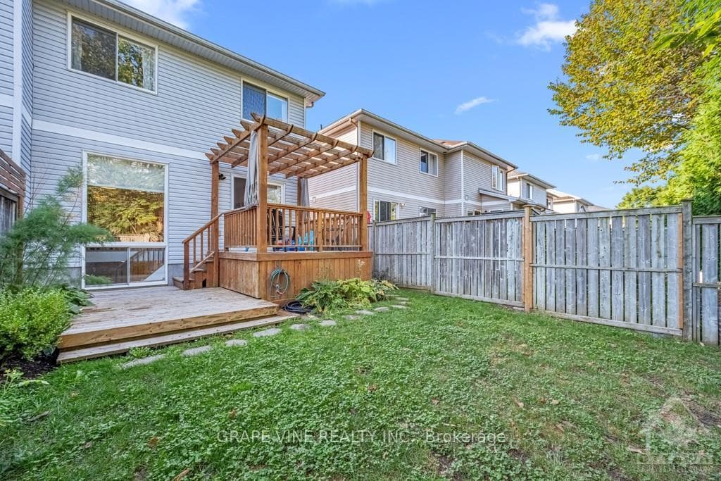 74 TRUMP Avenue photo 28