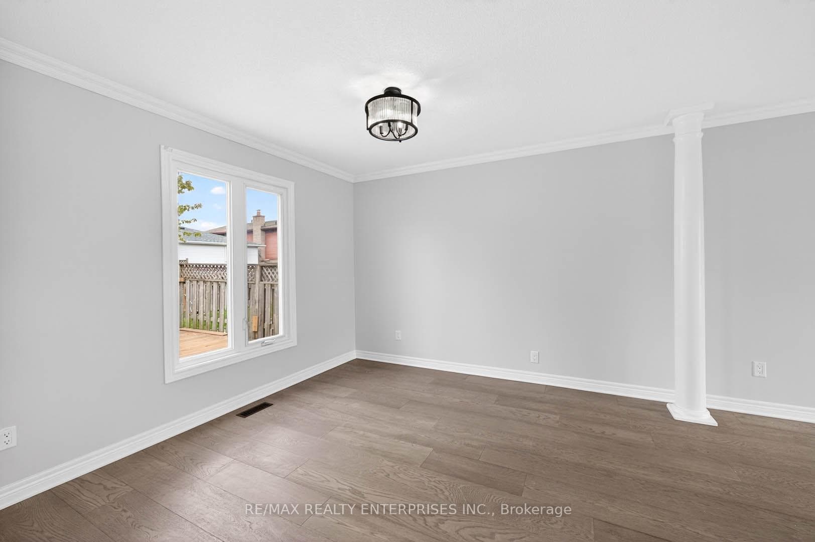 46 Robson Crescent photo 6