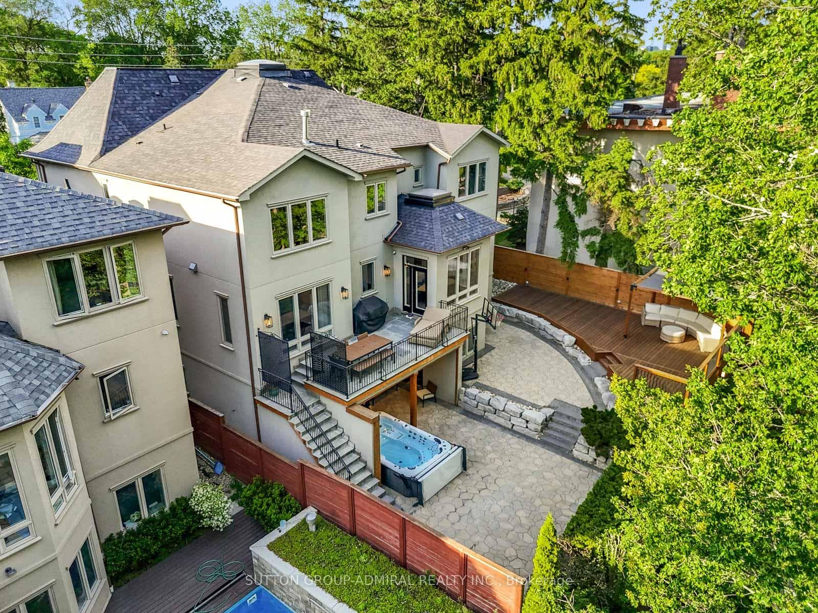35 Wentworth Avenue photo 44