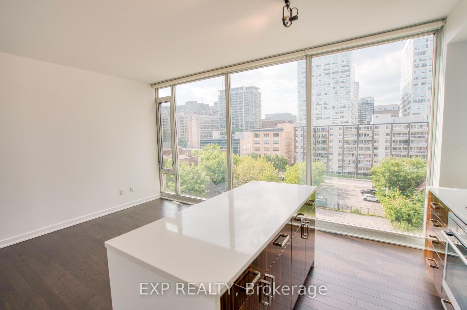 300 Lisgar Street Unit 603 photo 36
