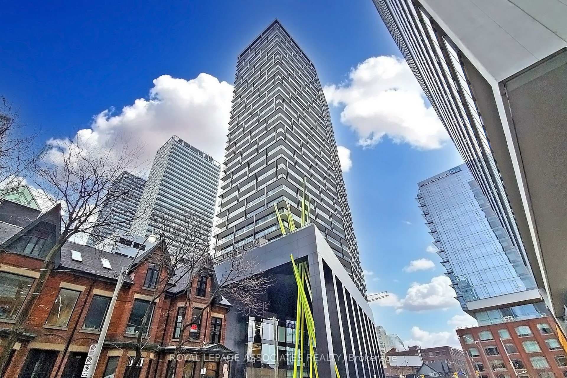 125 Peter Street Unit 1509 photo 2