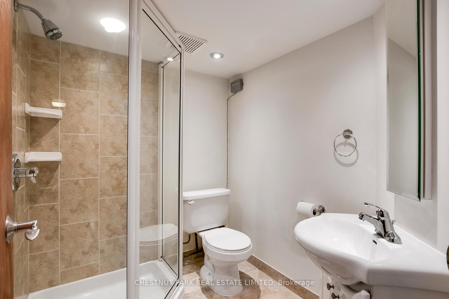 369 Castlefield Avenue photo 25