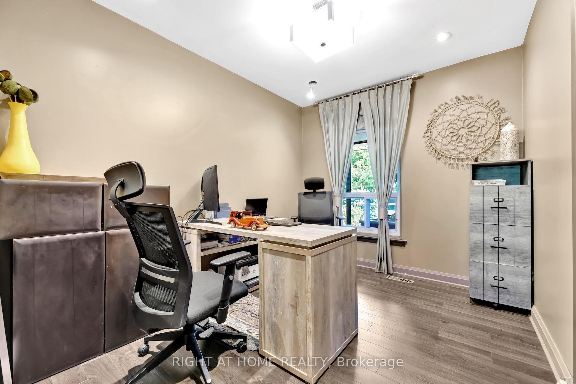 1369 Tyneburn Crescent photo 20