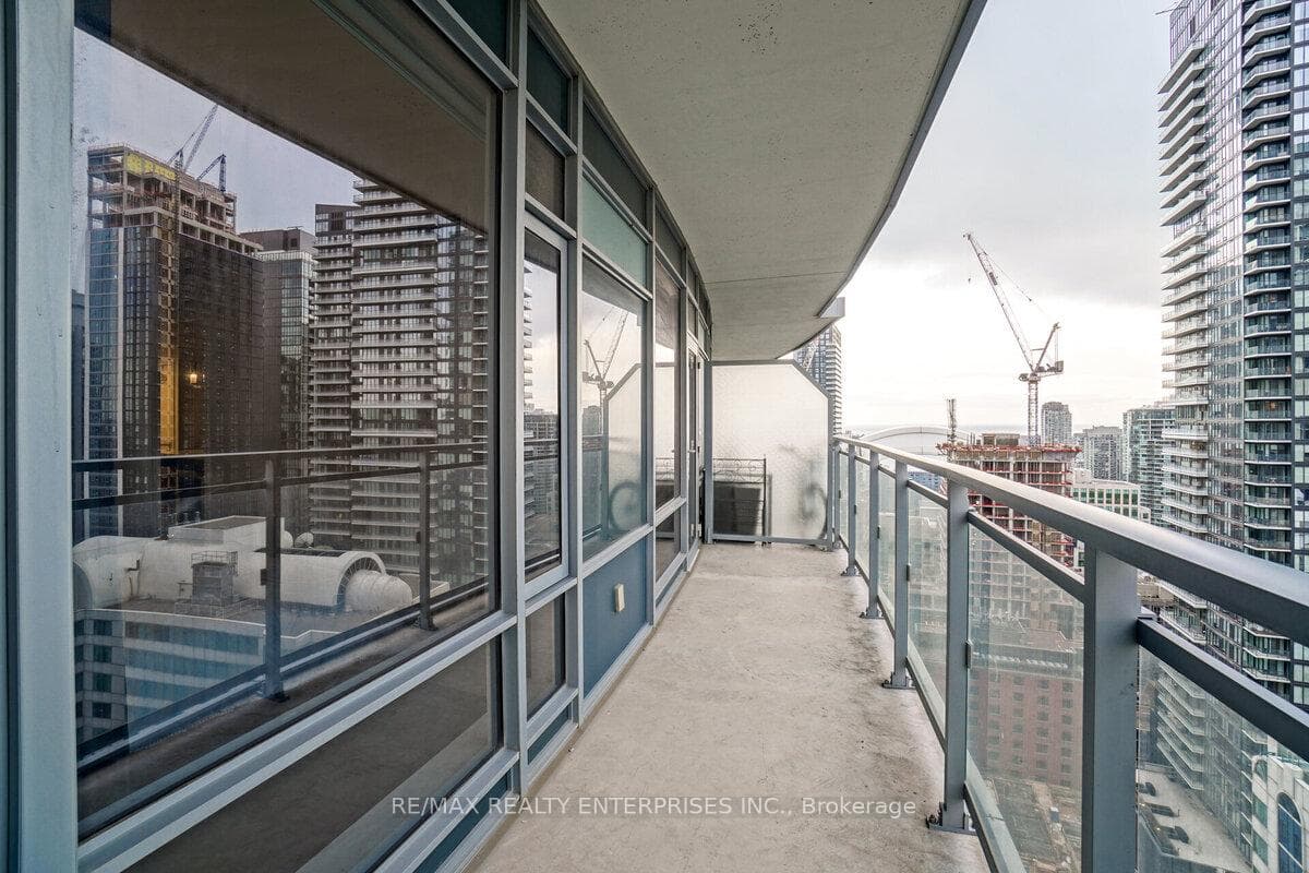 21 Widmer Street Unit 2612 photo 15