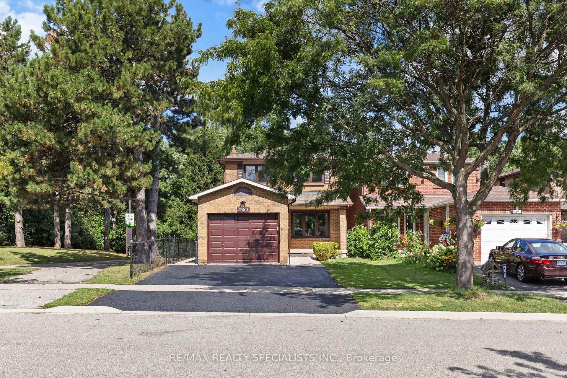 2393 Hargood Place photo 46