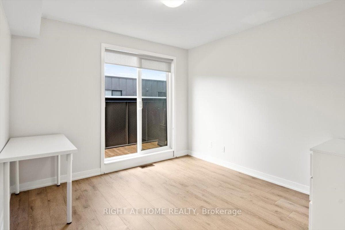 1720 Simcoe Street Unit 26 photo 19