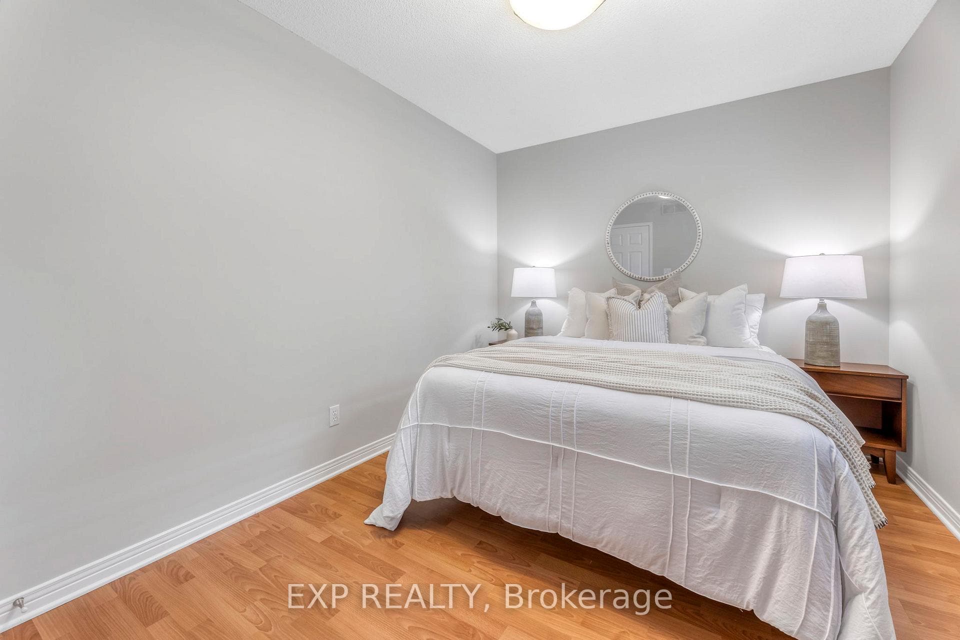 332 Sandringham Drive photo 17