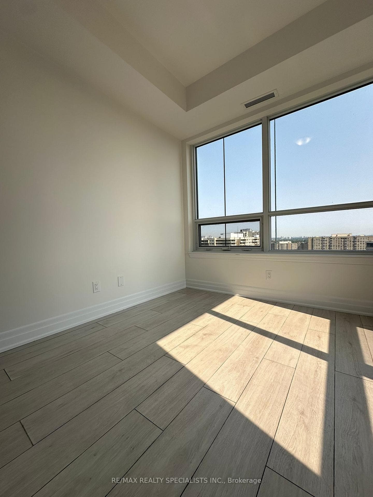 30 Elm Drive Unit 1604 photo 10