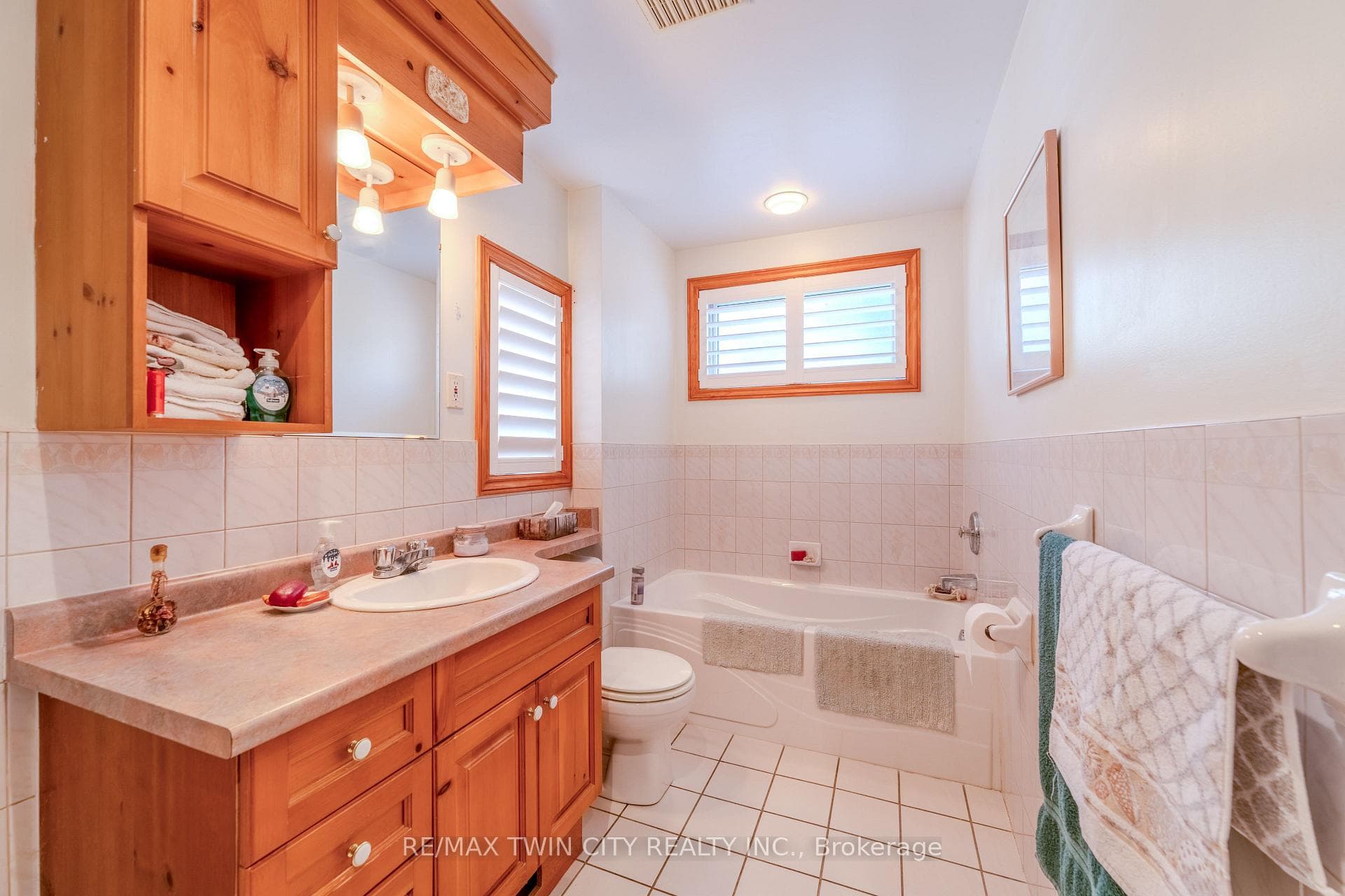 3 Milton Street photo 15