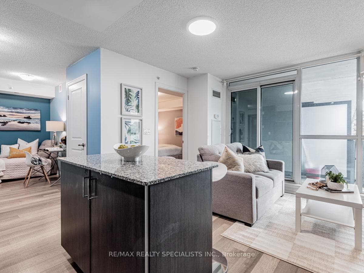 80 Esther Lorrie Drive Unit 301 photo 8