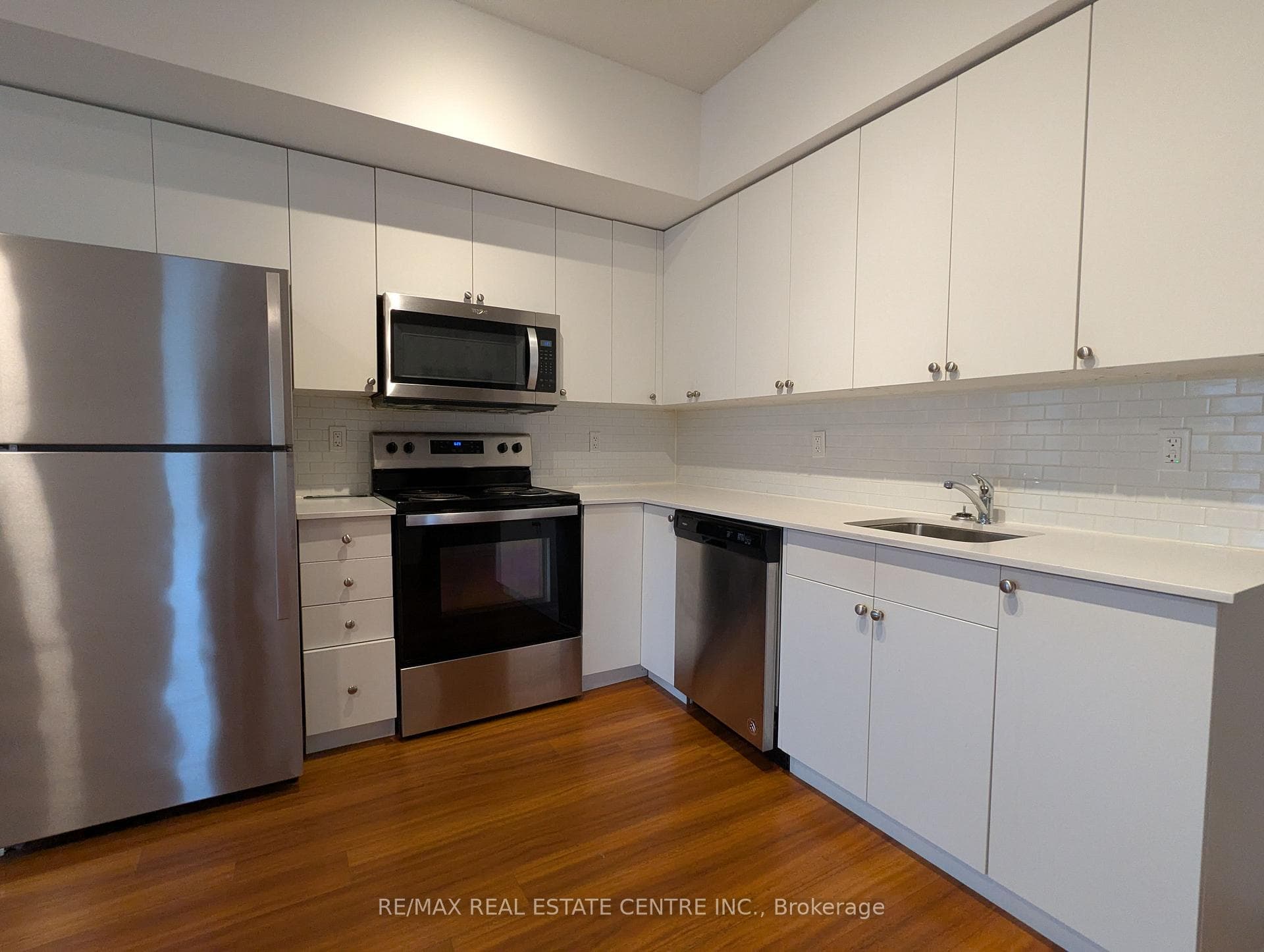 1 Wellington Street Unit 418 photo 8