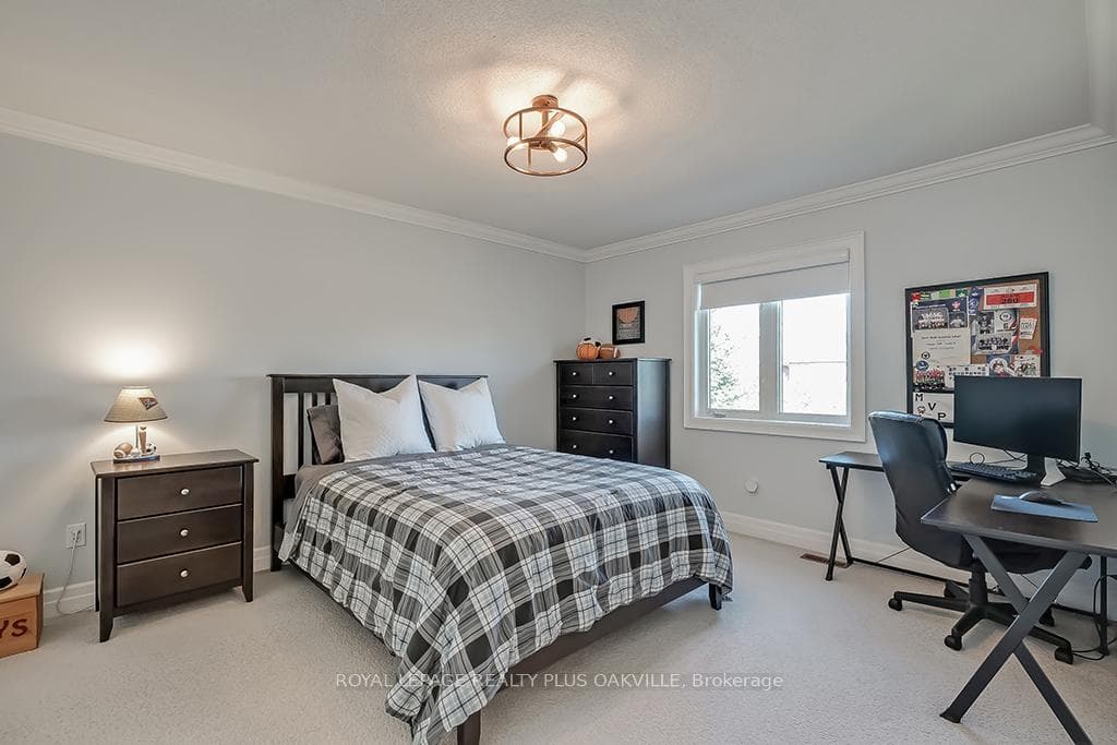 3105 Portree Crescent photo 25
